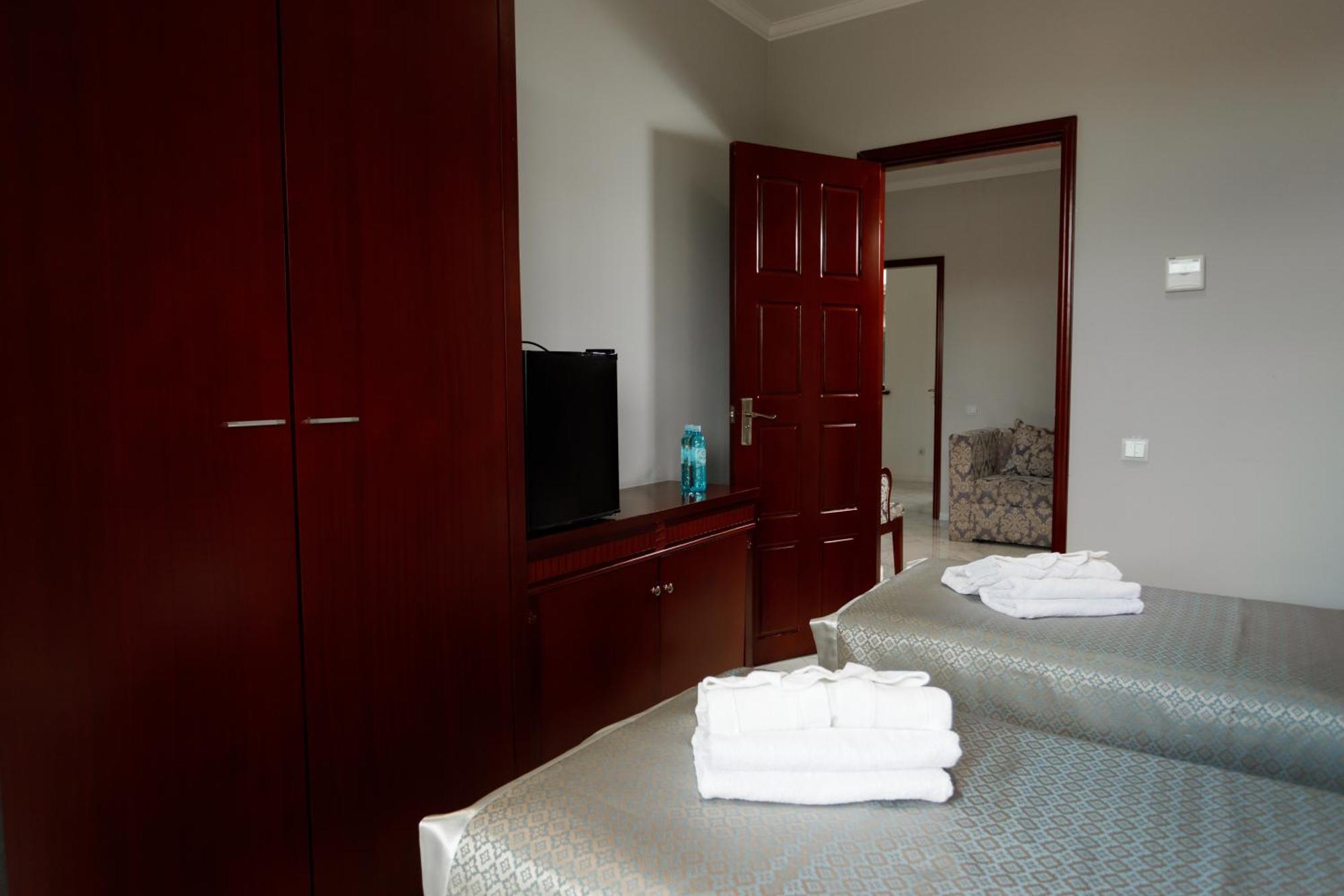 Giowine Hotel & Restaurant Cricova Room photo